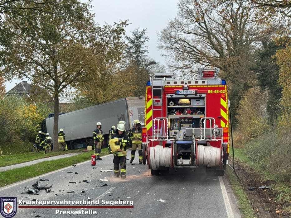 Einsatz: Schwerer Verkehrsunfall auf der Henstedter Straße Ortsausgang Wakendorf II, Foto 3