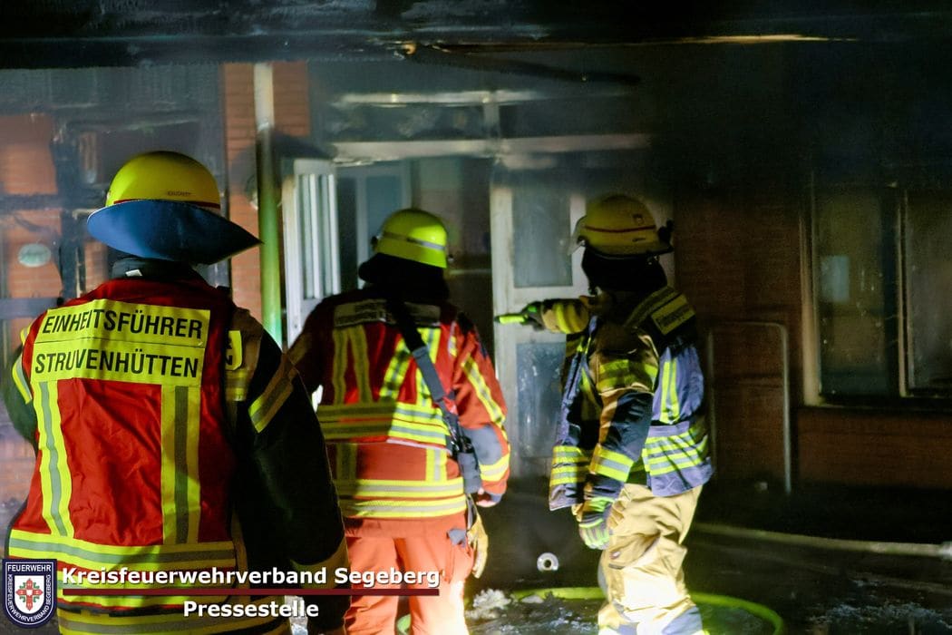 Einsatz: Feuer in der Grundschule in Schmalfeld, Foto 1
