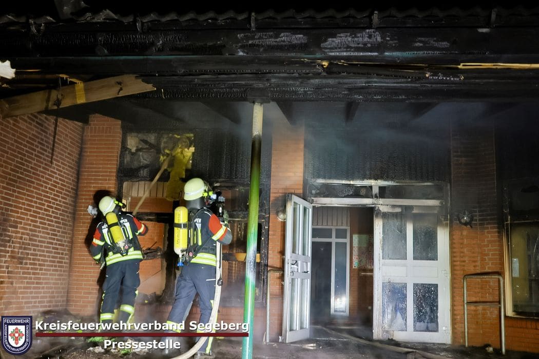 Einsatz: Feuer in der Grundschule in Schmalfeld, Foto 2