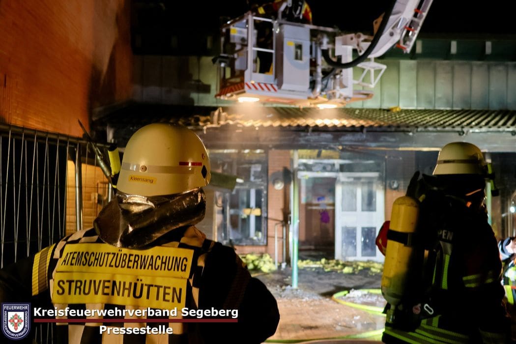 Einsatz: Feuer in der Grundschule in Schmalfeld, Foto 6
