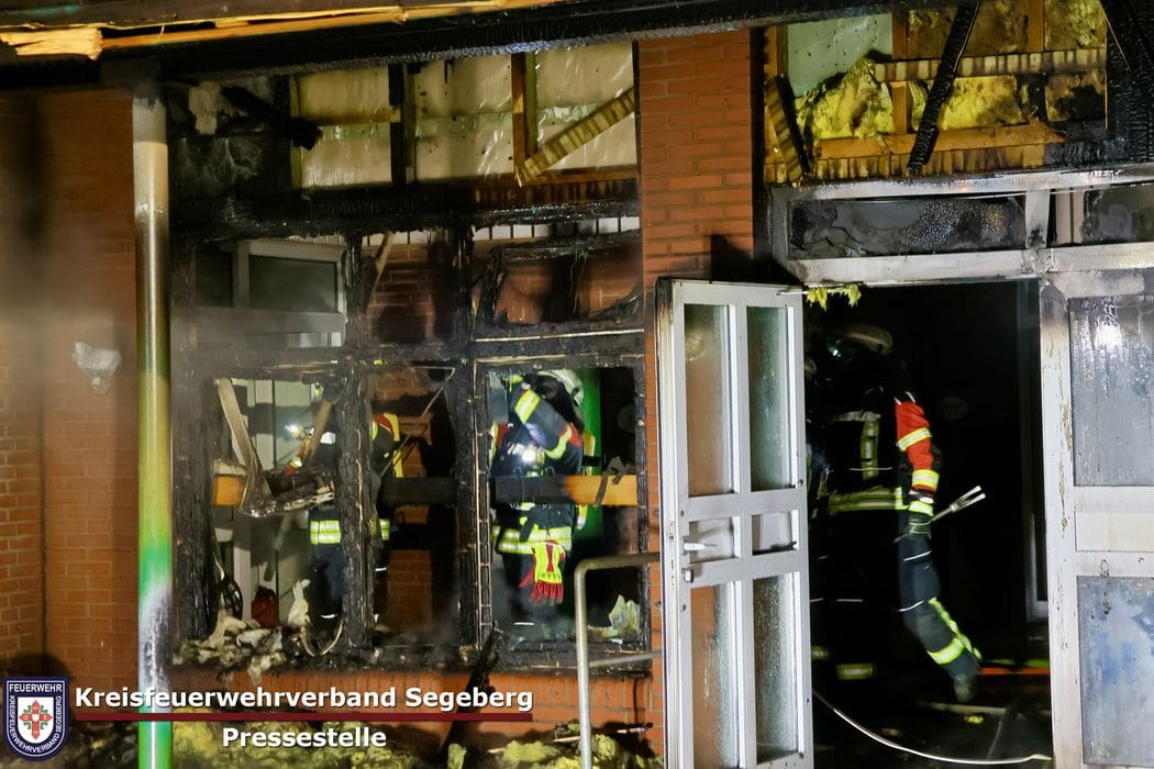 Einsatz: Feuer in der Grundschule in Schmalfeld, Foto 7