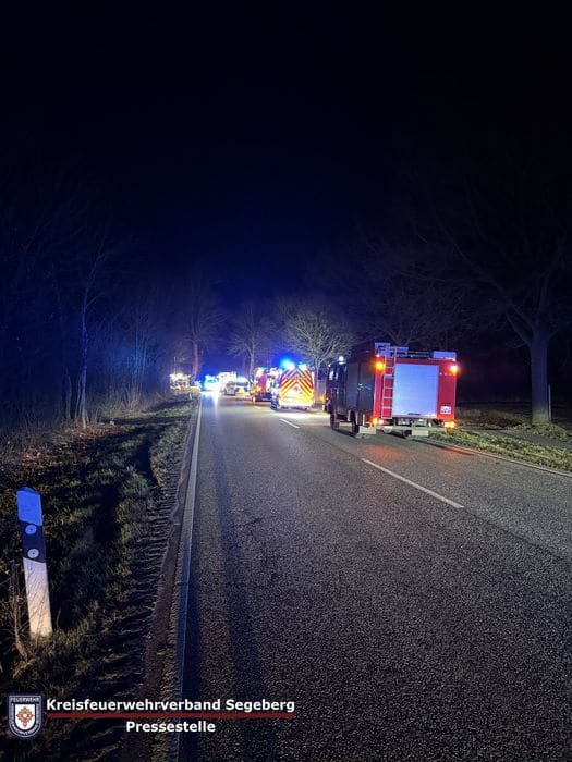 Einsatz: Schwerer Verkehrsunfall in Klein Rönnau, Foto 1