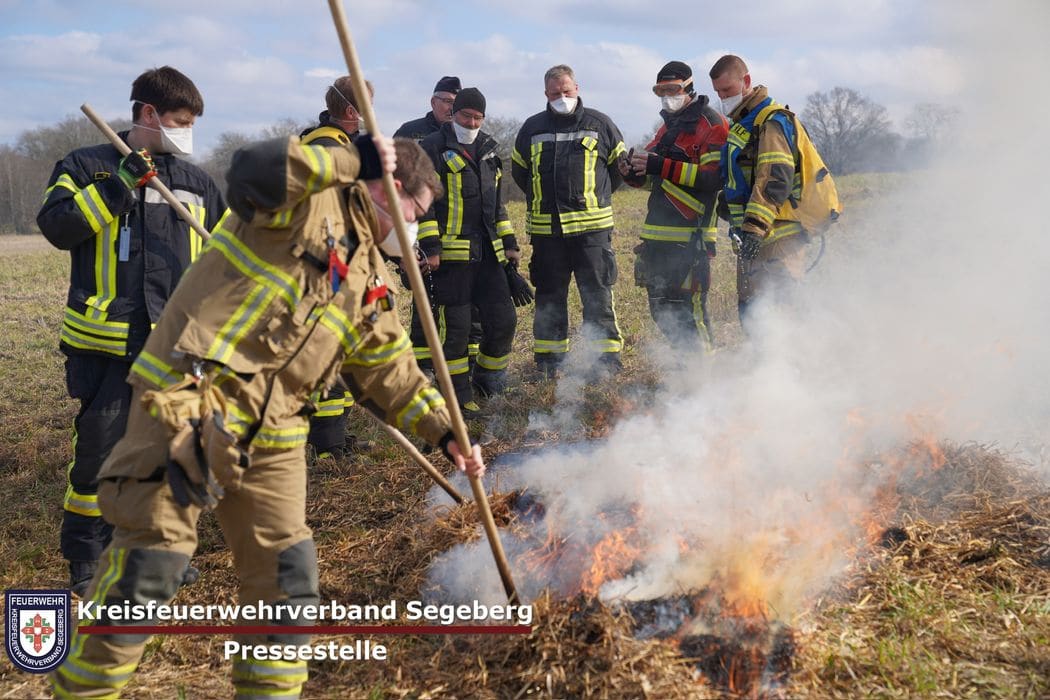 Übung: 9.Feuerwehrbereitschaft in Kisdorf, Foto 1