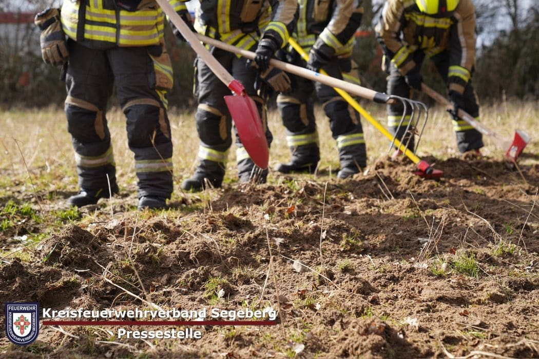Übung: 9.Feuerwehrbereitschaft in Kisdorf, Foto 3