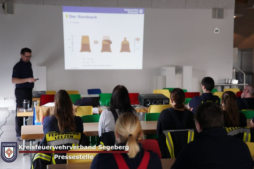 Übung: 9.Feuerwehrbereitschaft in Kisdorf, Foto 5