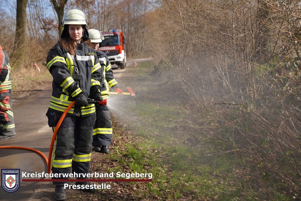 Übung: 9.Feuerwehrbereitschaft in Kisdorf, Foto 6