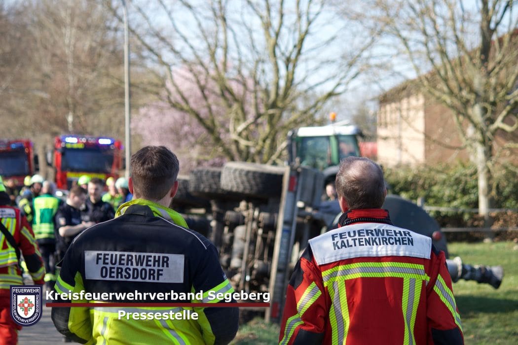 Einsatz: Gülleanhänger in Struvenhütten umgekippt, Foto 4
