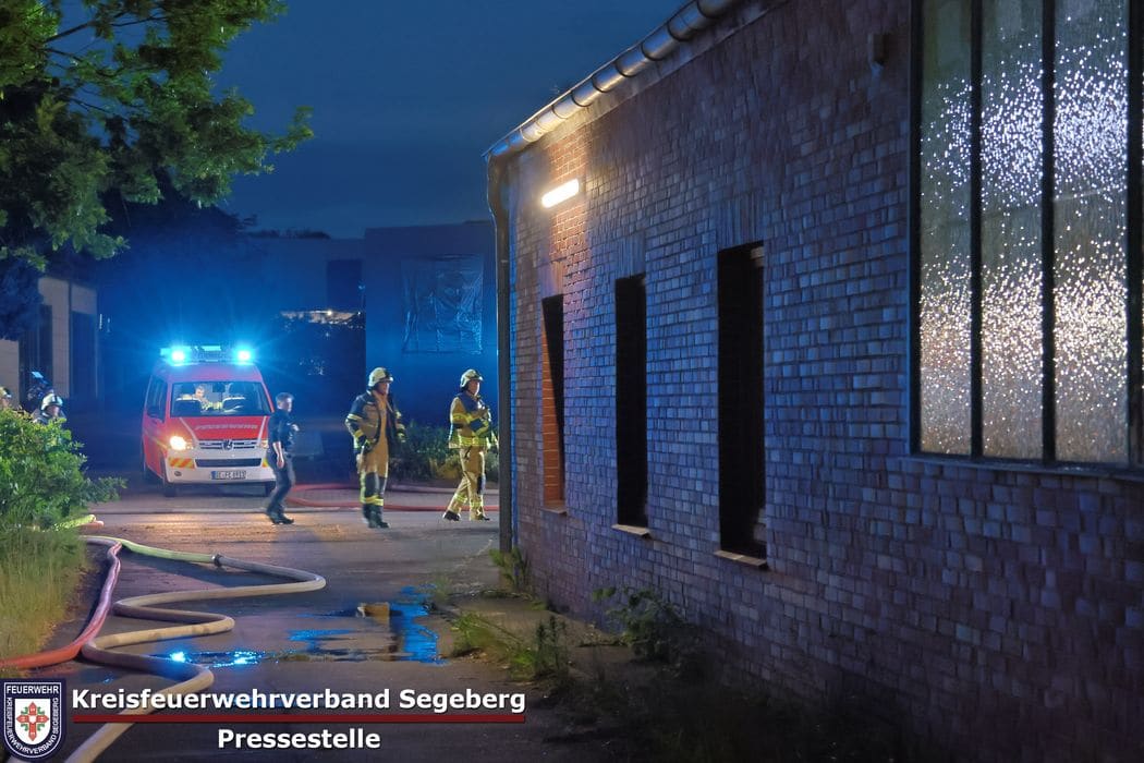 Einsatz: Dachstuhlbrand eines Einfamilienhauses in Ellerau, Foto 2