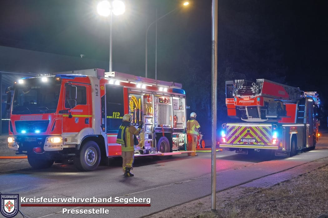 Einsatz: Dachstuhlbrand eines Einfamilienhauses in Ellerau, Foto 8