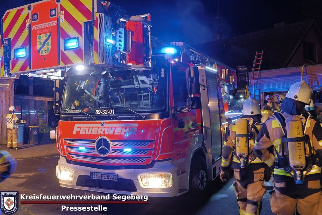 Einsatz: Dachstuhlbrand eines Einfamilienhauses in Ellerau, Foto 10