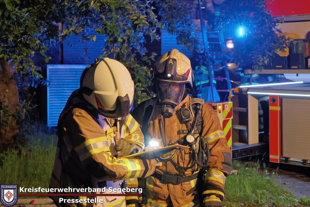 Einsatz: Dachstuhlbrand eines Einfamilienhauses in Ellerau, Foto 11