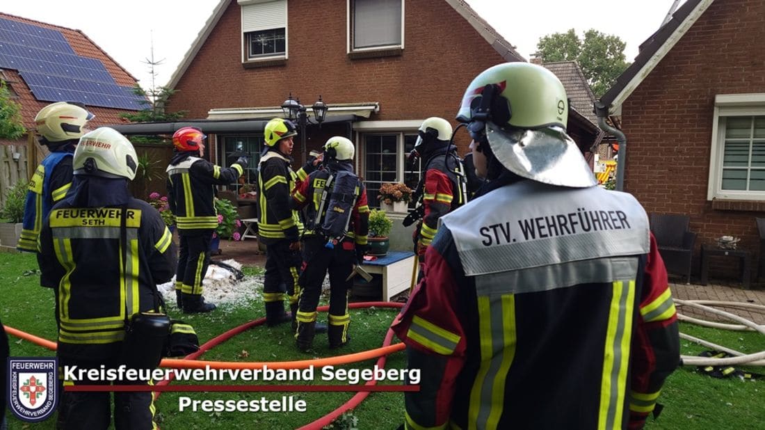 Einsatz: Dachstuhlbrand in Oering, Foto 3
