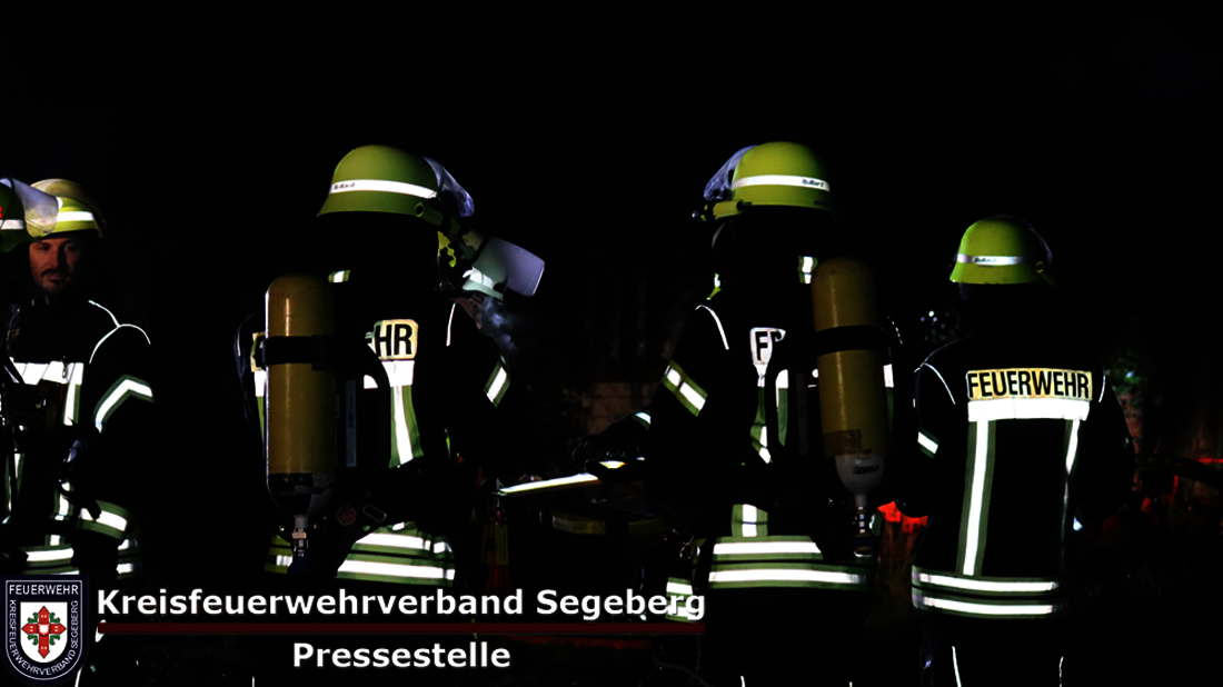 Einsatz: Brand eines landwirtschaftlichen Gebäudes in Seedorf, OT Berlin, Foto 1