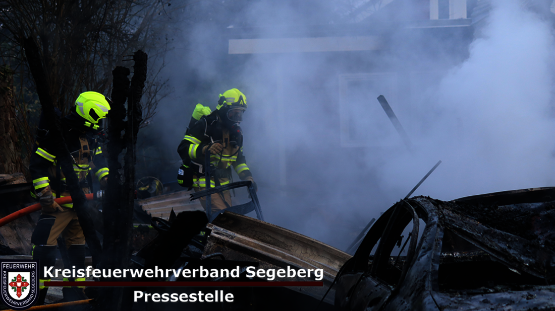 Einsatz: Vollbrand eines Werkstattgebäudes, Foto 1