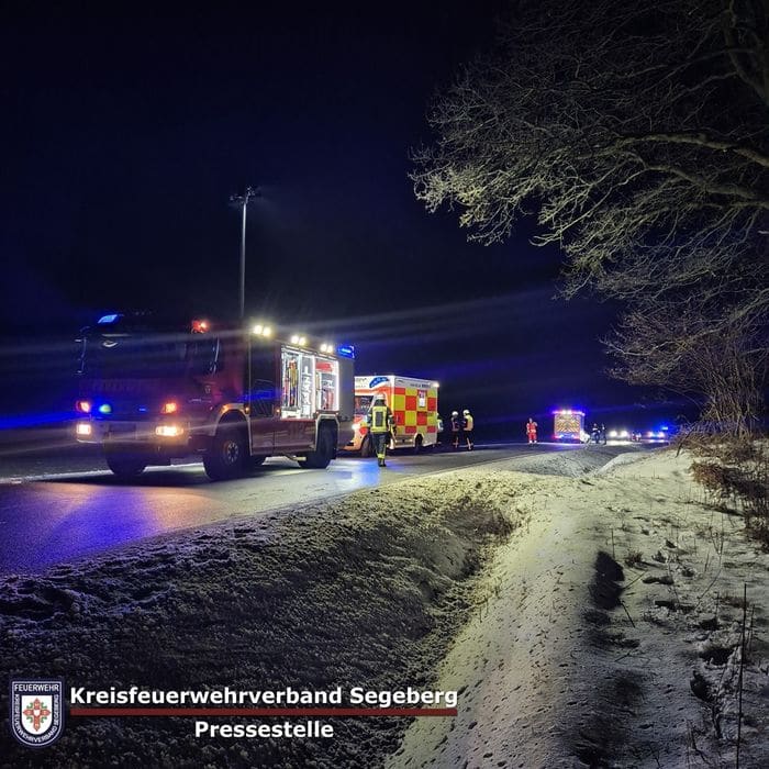 Einsatz: Verkehrsunfall auf Landstraße bei Wakendorf II, Foto 2