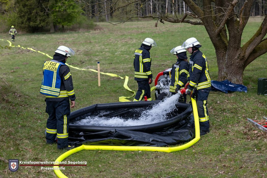 Übung: 9.Feuerwehrbereitschaft übt in Wittborner Heide, Foto 3