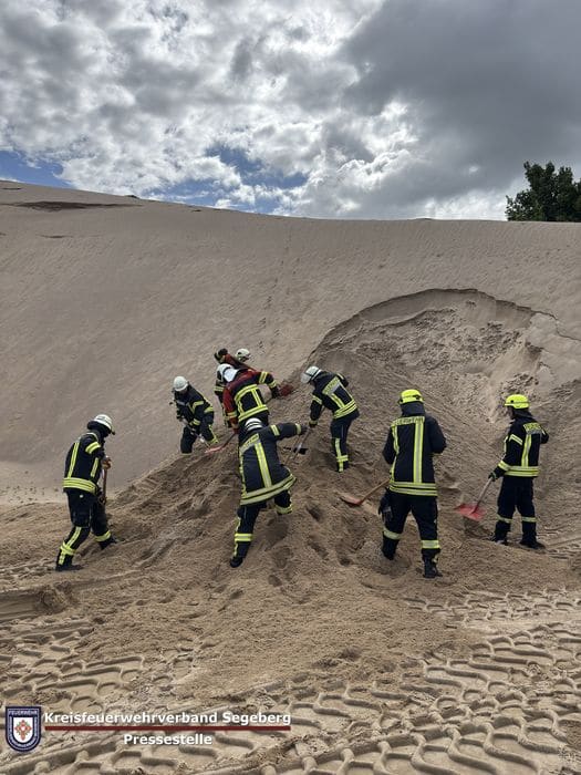 Einsatzübung: 4.Feuerwehrbereitschaft übt in Bornhoeved, Foto 2