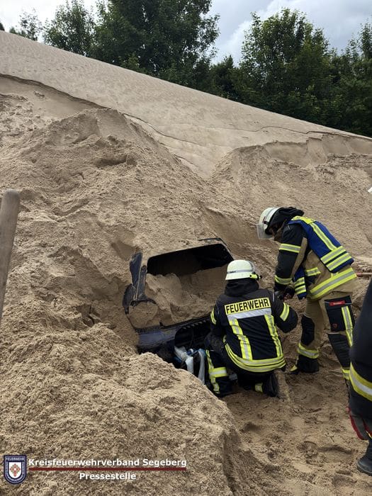Einsatzübung: 4.Feuerwehrbereitschaft übt in Bornhoeved, Foto 7