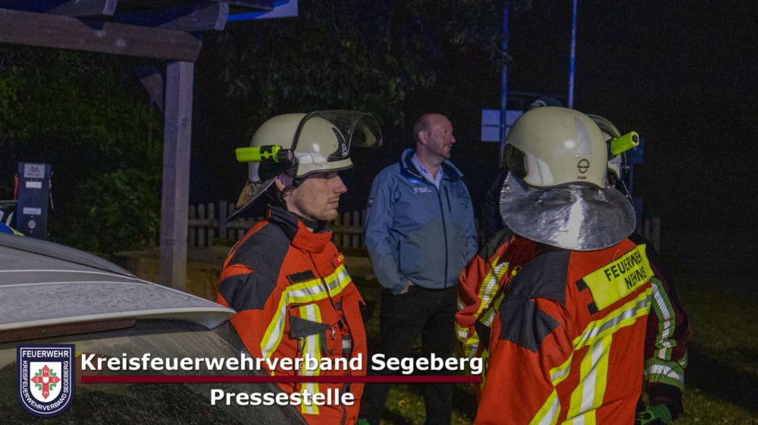 Veranstaltung: Staatssekretär PD Dr. Sönke Schulz zu Gast bei der Feuerwehr Nehms, Foto 4