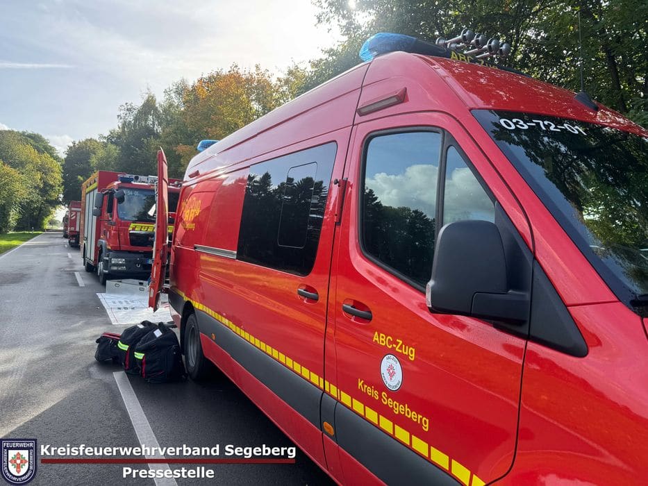 Einsatz: Fund illegal entsorgter Abfälle bei Heidmoor: Größerer Einsatz für die Feuerwehr, Foto 9